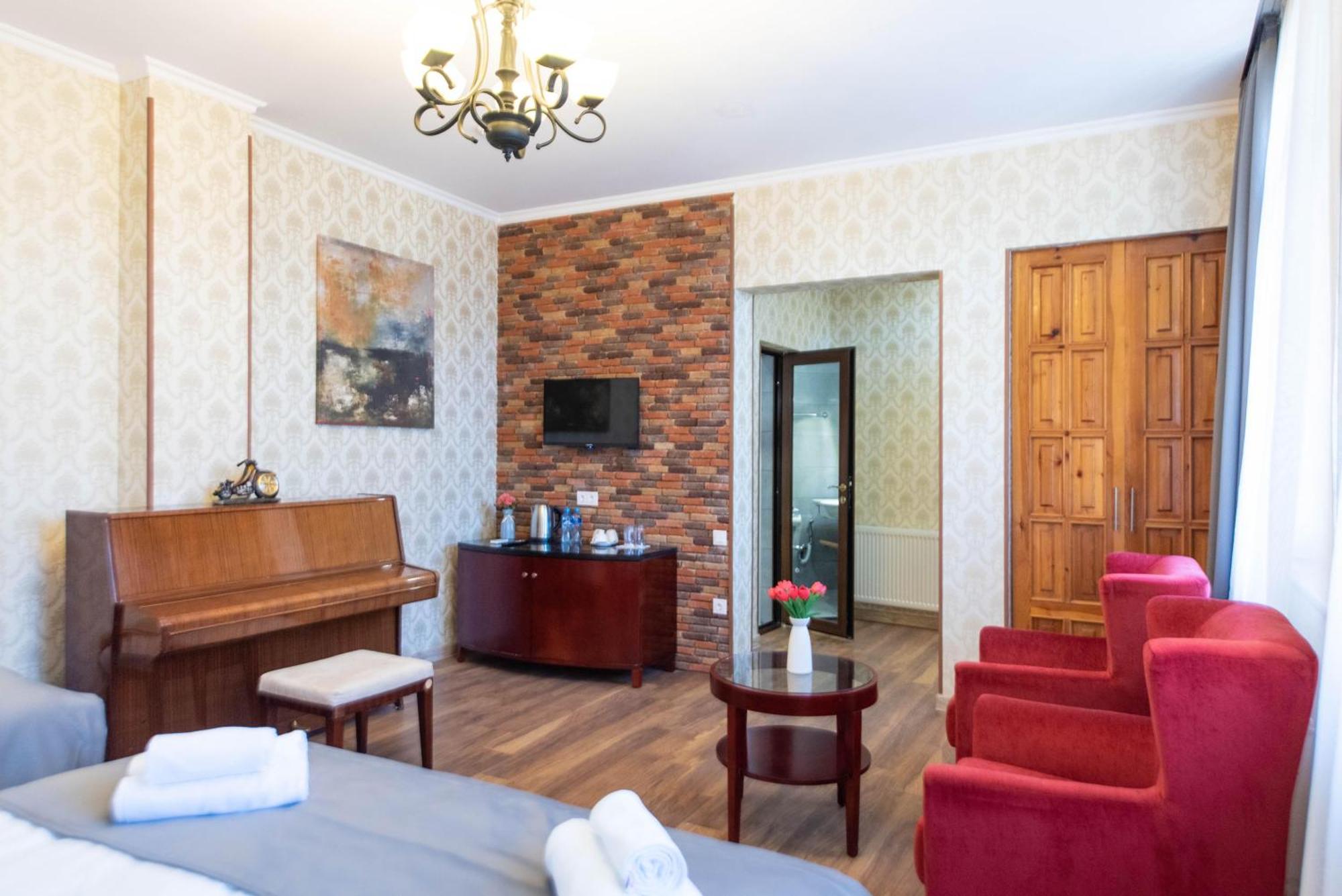 Kraveli Hotel تبليسي المظهر الخارجي الصورة
